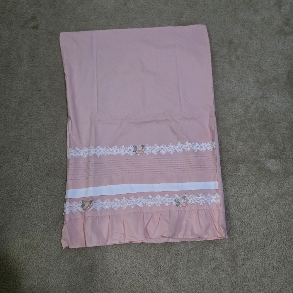 Pink Lace Trimmed Bed Sheet Set